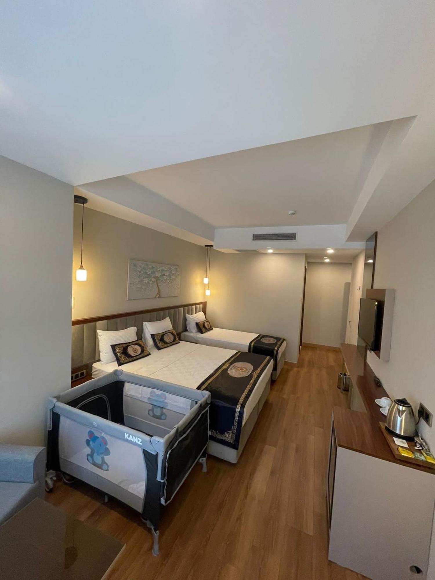 Grand Hamit By Karadayi Airport Hotel Arnavutkoy Bagian luar foto